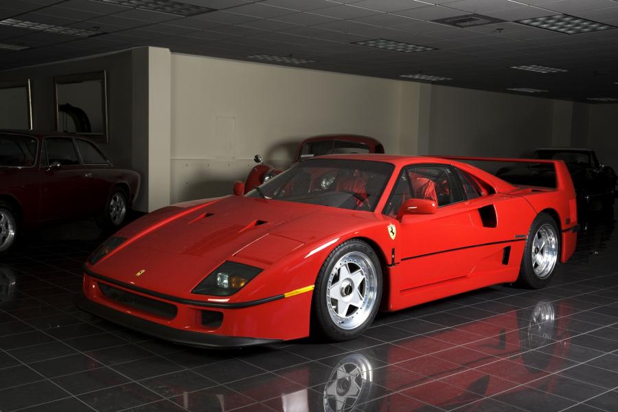  Ferrari F40 1990 года  (фото 7 из 7)